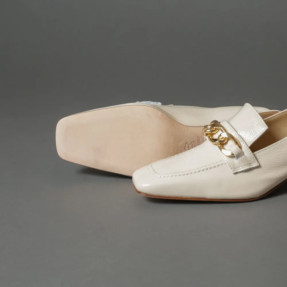 Conflict For Interest 727 Viola| Flats