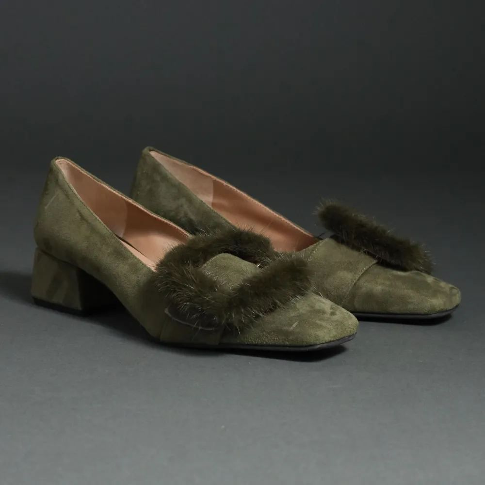 Conflict For Interest Kathy1| Heels